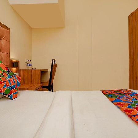 Fabexpress Emerald Inn Мумбаи Экстерьер фото